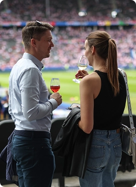 VIP-Erlebnis im Stadion bei einem DFB-Länderspiel mit exklusiven Sitzplätzen und einzigartiger Atmosphäre