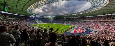 Fans feiern während eines DFB-Spiels